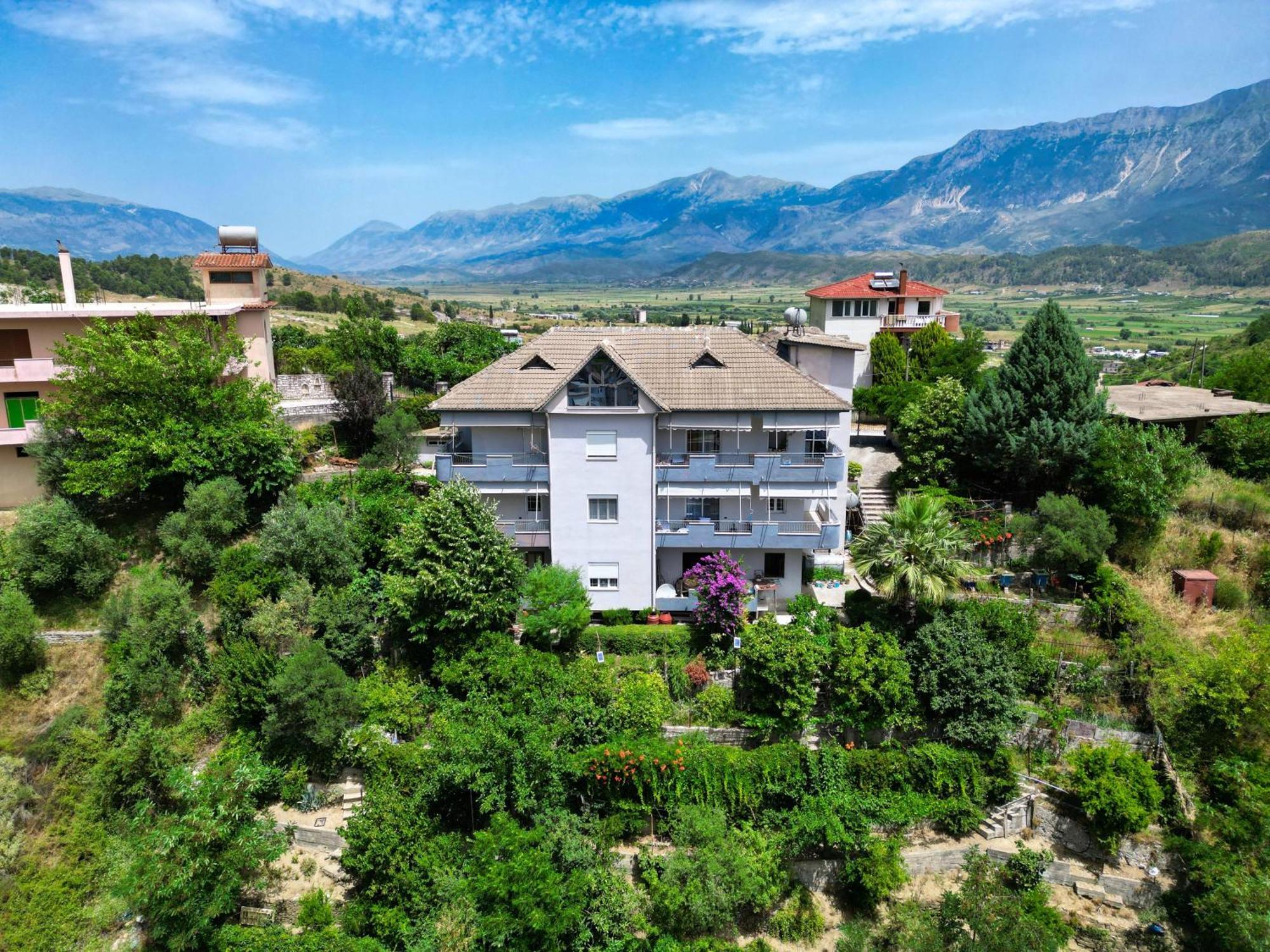 Vila Banushi Gjirokastër Exterior foto
